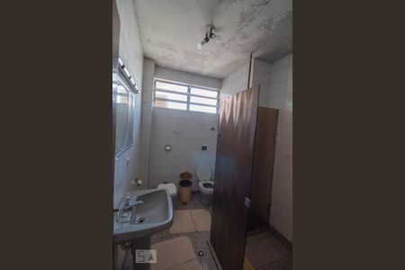 Casa à venda com 170m², 3 quartos e 2 vagasBanheiro