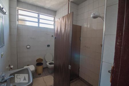 Casa à venda com 170m², 3 quartos e 2 vagasBanheiro
