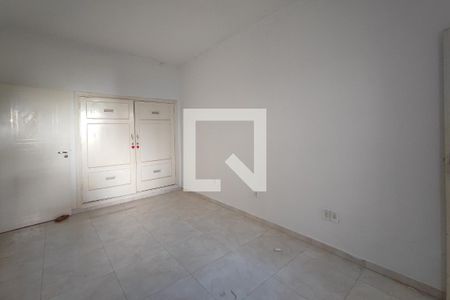 Casa à venda com 288m², 2 quartos e 2 vagasSuíte