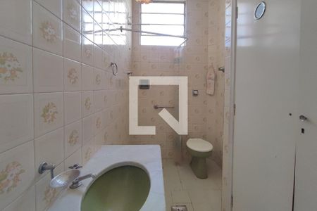 Casa à venda com 288m², 2 quartos e 2 vagasBanheiro Suíte