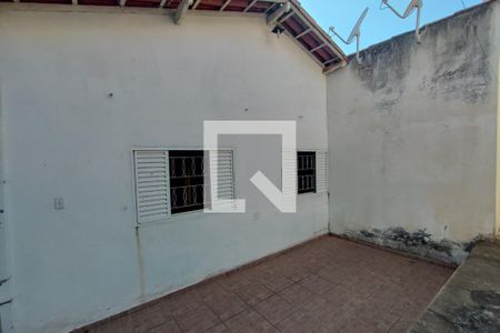 Casa à venda com 288m², 2 quartos e 2 vagasQuintal - Fundos