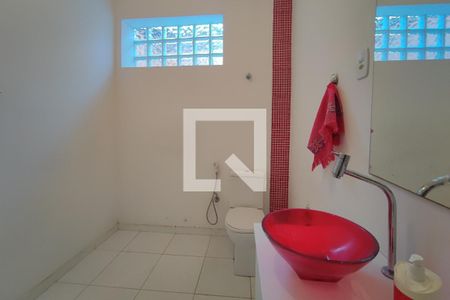 Casa à venda com 288m², 2 quartos e 2 vagasBanheiro Social