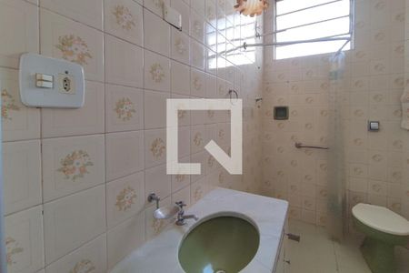 Casa à venda com 288m², 2 quartos e 2 vagasBanheiro Suíte