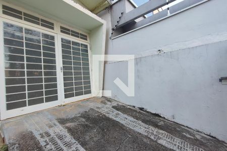 Casa à venda com 288m², 2 quartos e 2 vagasQuintal - Garagem