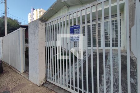 Casa à venda com 288m², 2 quartos e 2 vagasFachada