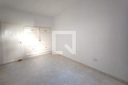 Casa à venda com 288m², 2 quartos e 2 vagasSuíte