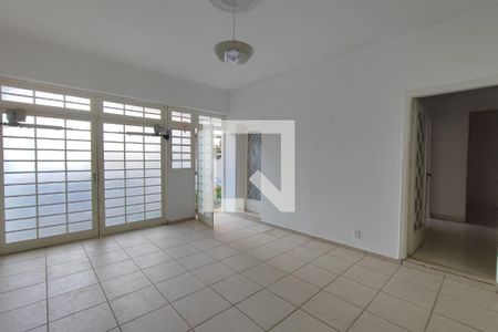 Casa à venda com 288m², 2 quartos e 2 vagasGaragem - Coberta