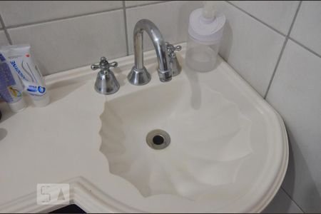 Casa de condomínio à venda com 93m², 3 quartos e 2 vagasBanheiro