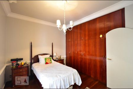 Casa à venda com 450m², 6 quartos e 4 vagasSuíte 1