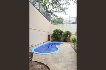 Apartamento à venda com 105m², 3 quartos e 2 vagas Apartamento à venda com 105m², 3 quartos e 2 vagasÁrea comum - Piscina