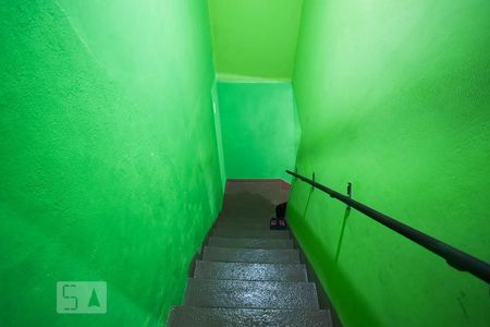 Escada de casa à venda com 2 quartos, 242m² em Parque Pinheiros, Taboão da Serra