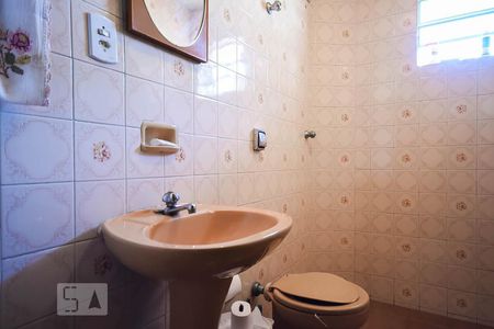 Banheiro 1 de casa à venda com 2 quartos, 242m² em Parque Pinheiros, Taboão da Serra