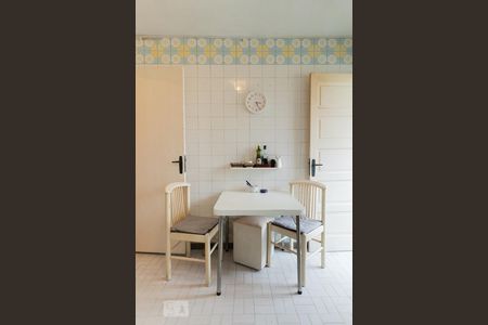 Apartamento à venda com 97m², 2 quartos e sem vaga Apartamento à venda com 97m², 2 quartos e sem vagaCozinha