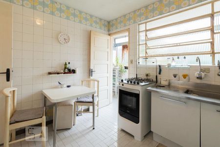 Apartamento à venda com 97m², 2 quartos e sem vaga Apartamento à venda com 97m², 2 quartos e sem vagaCozinha