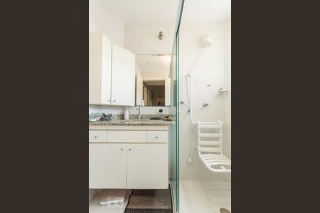 Apartamento à venda com 97m², 2 quartos e sem vaga Apartamento à venda com 97m², 2 quartos e sem vagaBanheiro