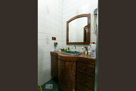 Casa para alugar com 300m², 4 quartos e 4 vagasBanheiro 1