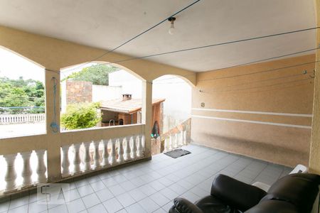 Casa para alugar com 300m², 4 quartos e 4 vagasQuintal