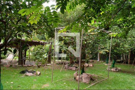 Casa de condomínio à venda com 849m², 4 quartos e 6 vagas Casa de condomínio à venda com 849m², 4 quartos e 6 vagasÁrea Verde