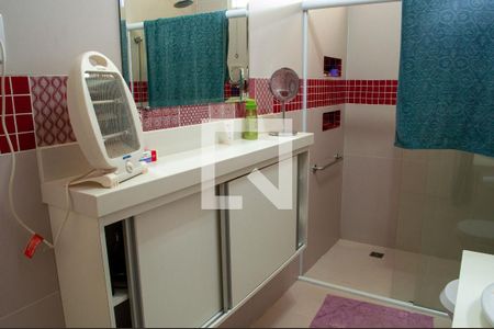 Casa de condomínio à venda com 849m², 4 quartos e 6 vagas Casa de condomínio à venda com 849m², 4 quartos e 6 vagasBanheiro da Suíte 3