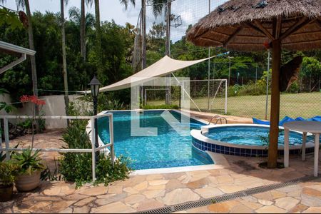 Casa de condomínio à venda com 849m², 4 quartos e 6 vagas Casa de condomínio à venda com 849m², 4 quartos e 6 vagasPiscina