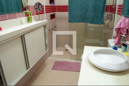 Casa de condomínio à venda com 849m², 4 quartos e 6 vagas Casa de condomínio à venda com 849m², 4 quartos e 6 vagasBanheiro da Suíte 3