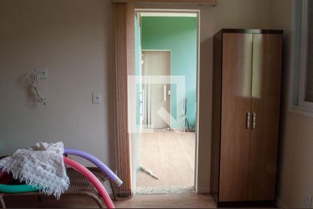 Casa de condomínio à venda com 849m², 4 quartos e 6 vagas Casa de condomínio à venda com 849m², 4 quartos e 6 vagasSuíte 1