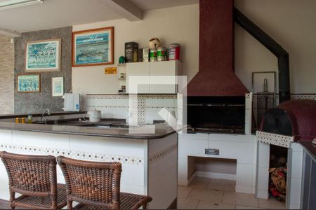 Casa de condomínio à venda com 849m², 4 quartos e 6 vagas Casa de condomínio à venda com 849m², 4 quartos e 6 vagasChurrasqueira