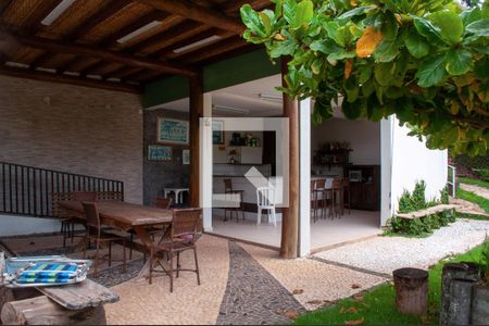 Casa de condomínio à venda com 849m², 4 quartos e 6 vagas Casa de condomínio à venda com 849m², 4 quartos e 6 vagasChurrasqueira