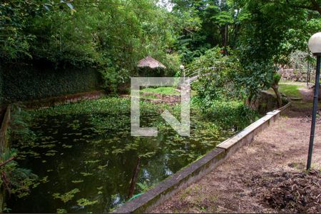 Casa de condomínio à venda com 849m², 4 quartos e 6 vagas Casa de condomínio à venda com 849m², 4 quartos e 6 vagasÁrea Verde