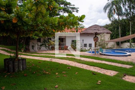 Casa de condomínio à venda com 849m², 4 quartos e 6 vagas Casa de condomínio à venda com 849m², 4 quartos e 6 vagasPiscina