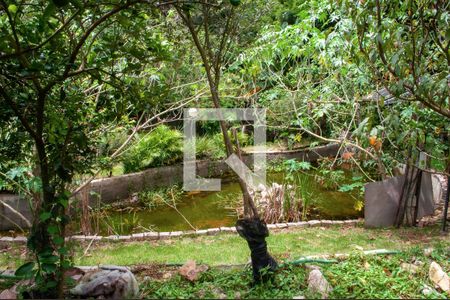 Casa de condomínio à venda com 849m², 4 quartos e 6 vagas Casa de condomínio à venda com 849m², 4 quartos e 6 vagasÁrea Verde