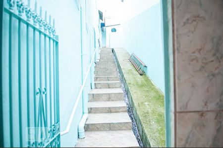 Casa à venda com 330m², 3 quartos e 5 vagasEscada Lateral