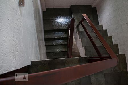 Casa à venda com 330m², 3 quartos e 5 vagasEscada