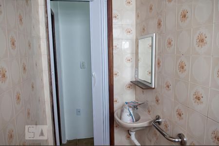 Casa à venda com 330m², 3 quartos e 5 vagasBanheiro da Suíte 2