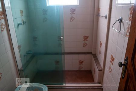 Casa à venda com 330m², 3 quartos e 5 vagasBanheiro da Suíte 3