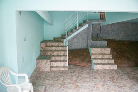 Casa à venda com 330m², 3 quartos e 5 vagasEscada Salão