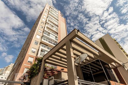 Apartamento à venda com 76m², 2 quartos e 2 vagas Apartamento à venda com 76m², 2 quartos e 2 vagasFachada