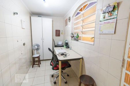 Casa à venda com 210m², 3 quartos e 3 vagas Casa à venda com 210m², 3 quartos e 3 vagasEscritório