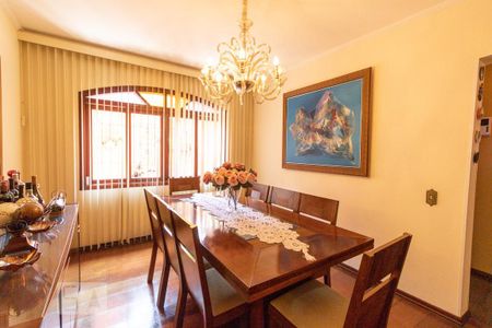 Casa à venda com 210m², 3 quartos e 3 vagas Casa à venda com 210m², 3 quartos e 3 vagasSala de Jantar