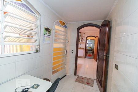 Casa à venda com 210m², 3 quartos e 3 vagas Casa à venda com 210m², 3 quartos e 3 vagasEscritório