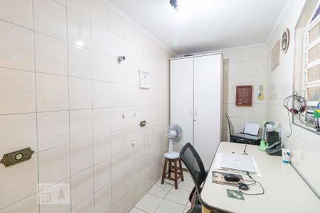 Casa à venda com 210m², 3 quartos e 3 vagas Casa à venda com 210m², 3 quartos e 3 vagasEscritório