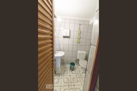Casa à venda com 210m², 3 quartos e 3 vagas Casa à venda com 210m², 3 quartos e 3 vagasBanheiro da Garagem