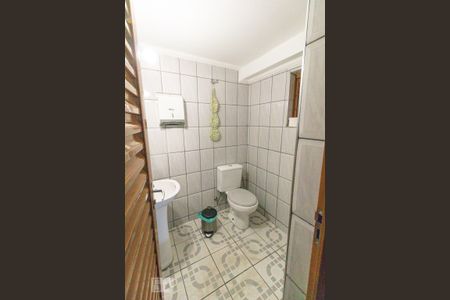 Casa à venda com 210m², 3 quartos e 3 vagas Casa à venda com 210m², 3 quartos e 3 vagasBanheiro da Garagem