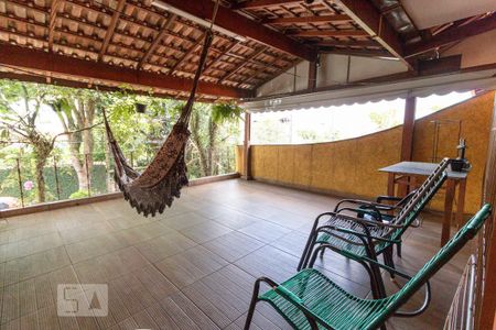 Casa à venda com 210m², 3 quartos e 3 vagas Casa à venda com 210m², 3 quartos e 3 vagasSacada