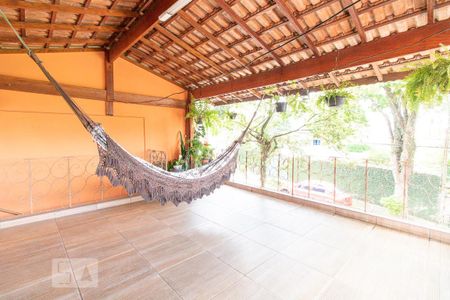 Casa à venda com 210m², 3 quartos e 3 vagas Casa à venda com 210m², 3 quartos e 3 vagasSacada