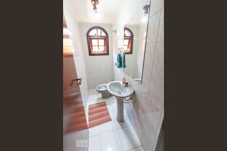 Casa à venda com 210m², 3 quartos e 3 vagas Casa à venda com 210m², 3 quartos e 3 vagasLavabo