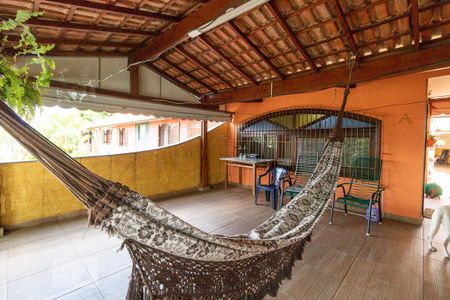 Casa à venda com 210m², 3 quartos e 3 vagas Casa à venda com 210m², 3 quartos e 3 vagasSacada