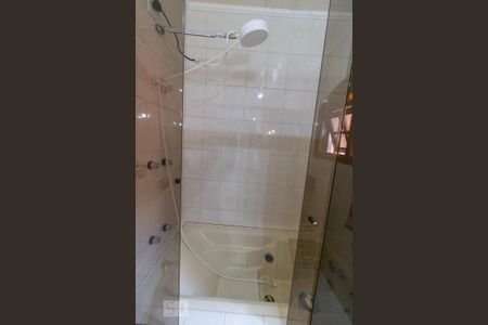 Casa à venda com 210m², 3 quartos e 3 vagas Casa à venda com 210m², 3 quartos e 3 vagasBanheiro da Suíte