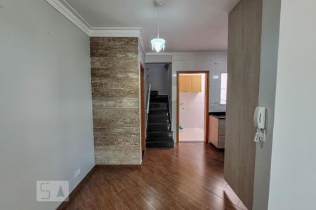 Sala de casa de condomínio para alugar com 2 quartos, 90m² em Vila Carrão, São Paulo