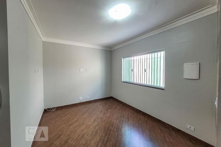 Sala de casa de condomínio para alugar com 2 quartos, 90m² em Vila Carrão, São Paulo